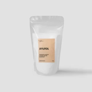 Yeem_xylitol Xylitol prírodné sladidlo s neutrálnou chuťou, nízkym glykemickým indexom a nižším obsahom kalórií, vhodné na sladenie nápojov, pečenie aj zdravú kuchyňu.